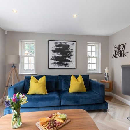 Elliot Oliver - 2 Bedroom Garden Apartment With Parking Cheltenham Extérieur photo