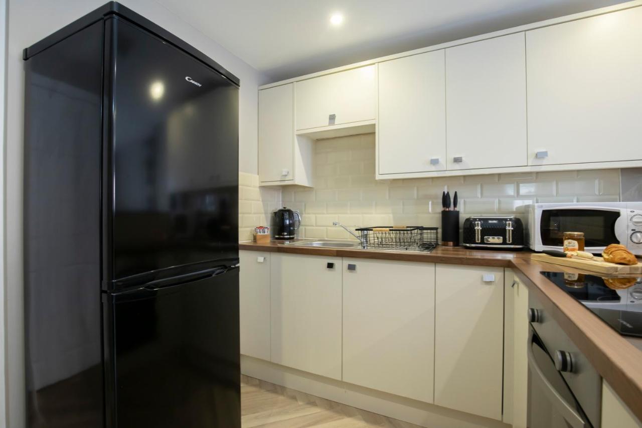 Elliot Oliver - 2 Bedroom Garden Apartment With Parking Cheltenham Extérieur photo
