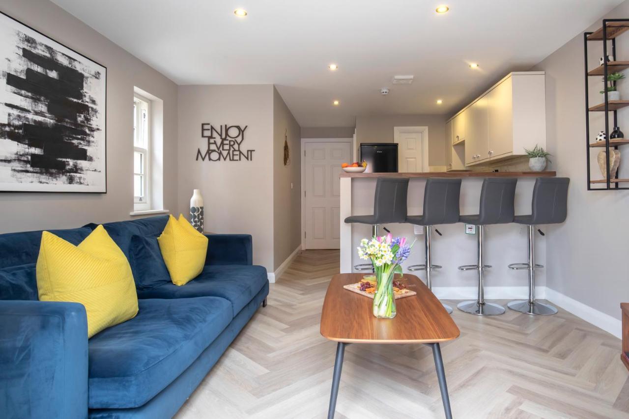 Elliot Oliver - 2 Bedroom Garden Apartment With Parking Cheltenham Extérieur photo