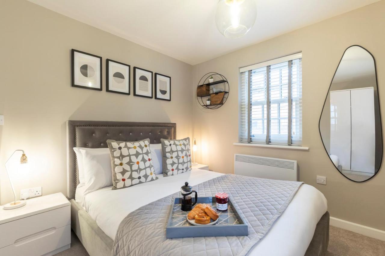 Elliot Oliver - 2 Bedroom Garden Apartment With Parking Cheltenham Extérieur photo