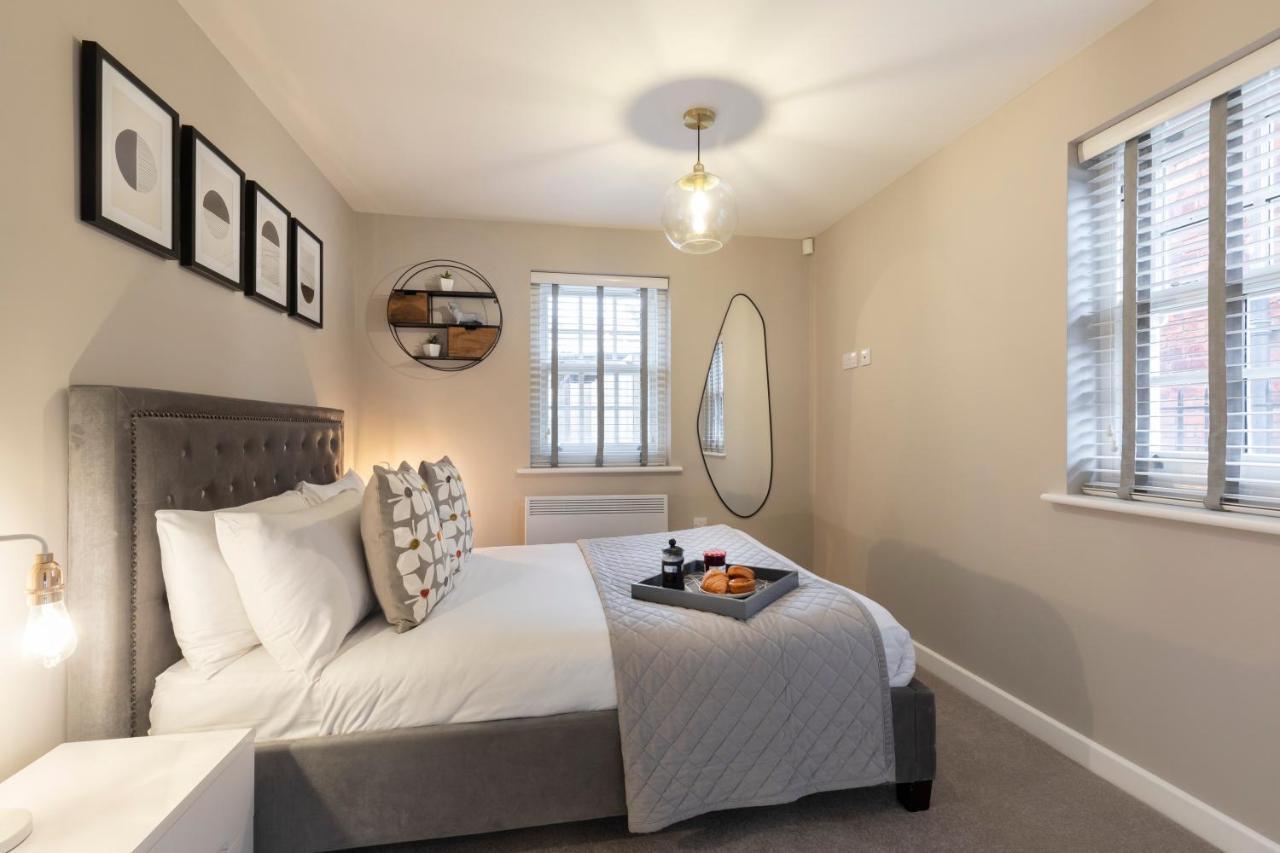 Elliot Oliver - 2 Bedroom Garden Apartment With Parking Cheltenham Extérieur photo